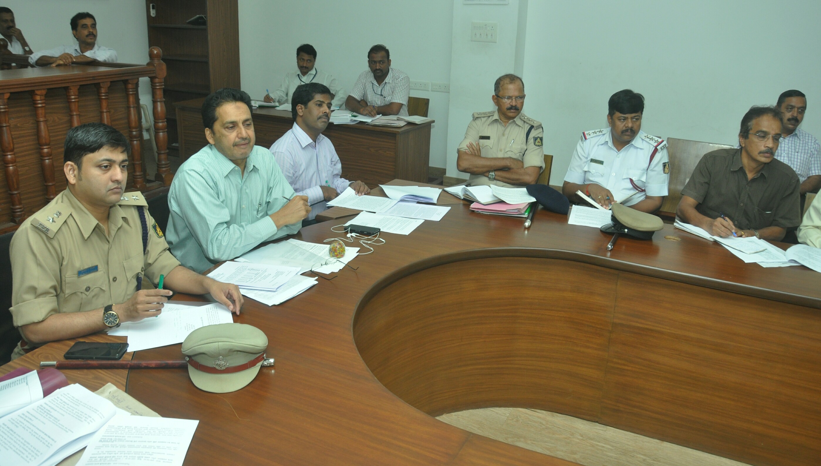 ನಗರದ ಜಂಕ್ಷನ್ ಗಳ ಬಸ್ಸು ನಿಲ್ದಾಣ ಸ್ಥಳಾಂತರಕ್ಕೆ ಜಿಲ್ಲಾಧಿಕಾರಿ ಸೂಚನೆ